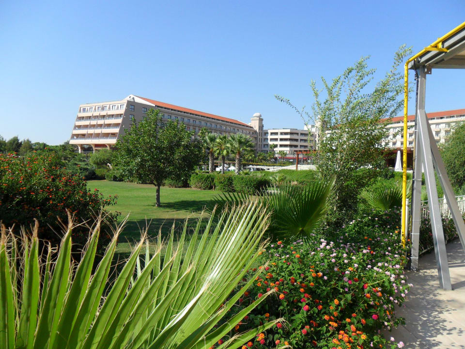 Gartenanlage mit Hotel Kaya Belek Hotel