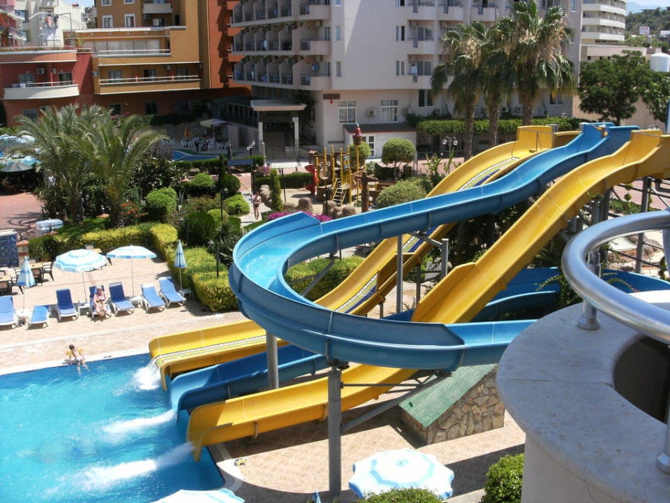 Auswahl Wasserrutschen Lonicera Resort & Spa Hotel