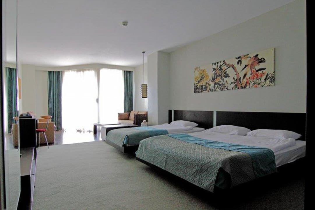 Nicht zu klein, oder? Limak Lara Deluxe Hotel & Resort