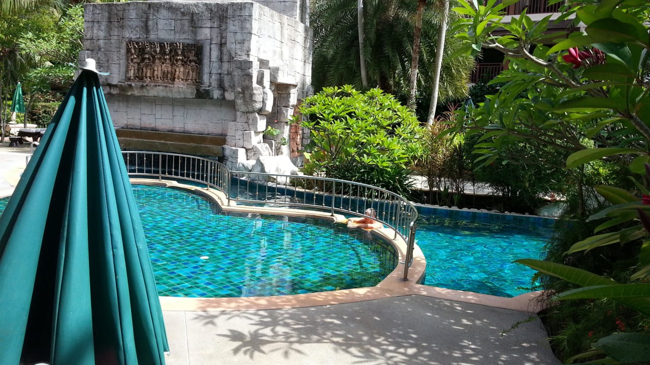 Traumhafter Pool über 200m Umfang Kata Palm Resort & Spa