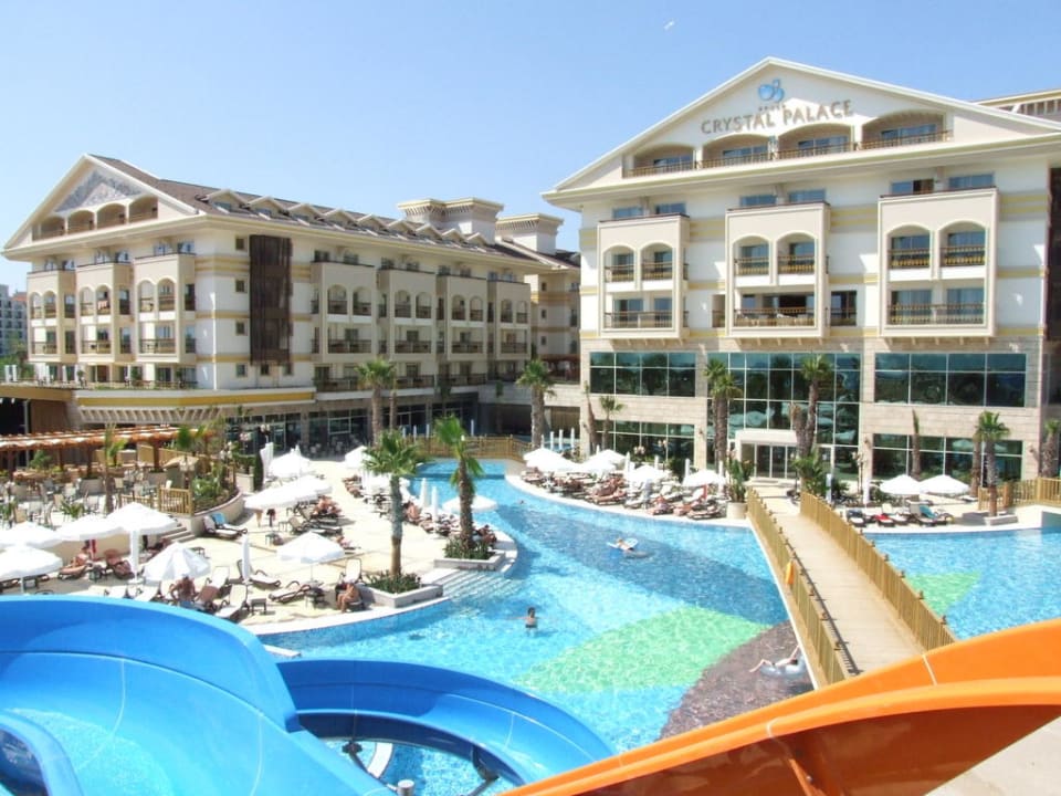 Pool vom Turm mit Haupthaus rechts Diamond Excellence Resort & Spa