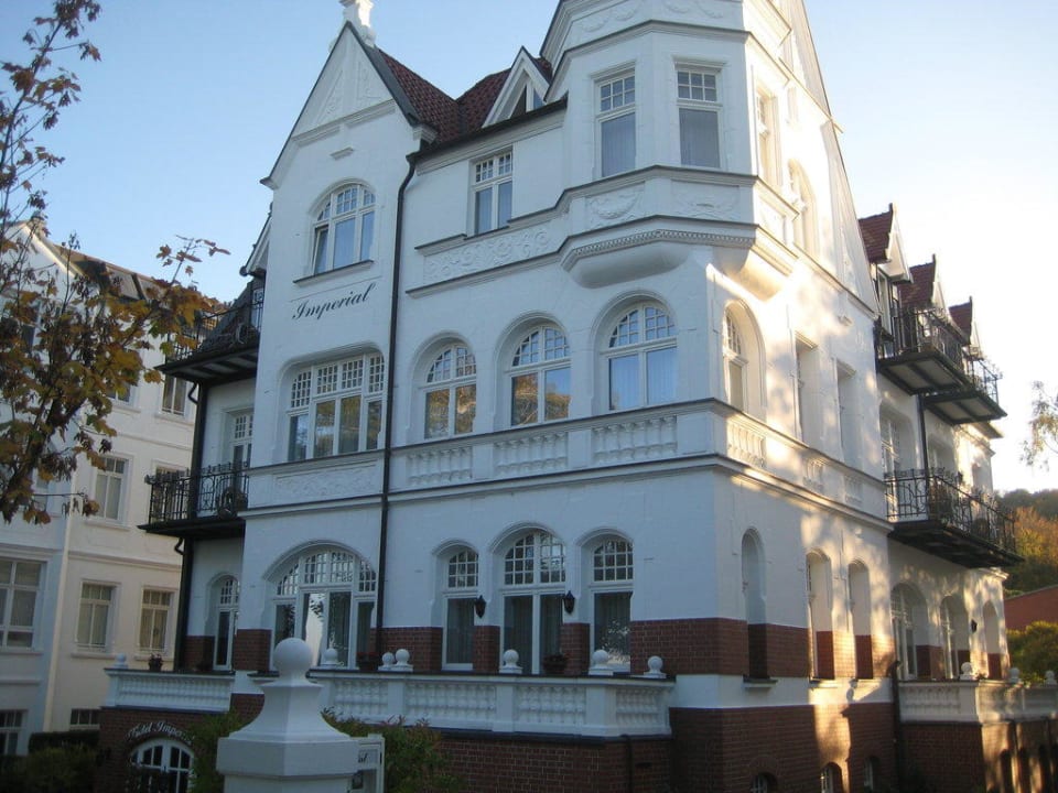 Ein Blick aufs Hotels von der Strandseite aus Hotel Imperial Binz