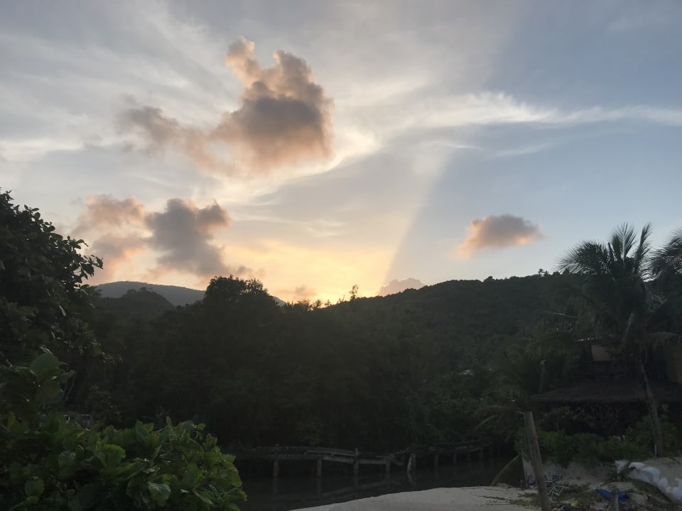 Sonnenuntergang auf dem Balkon Panviman Resort Koh Phangan