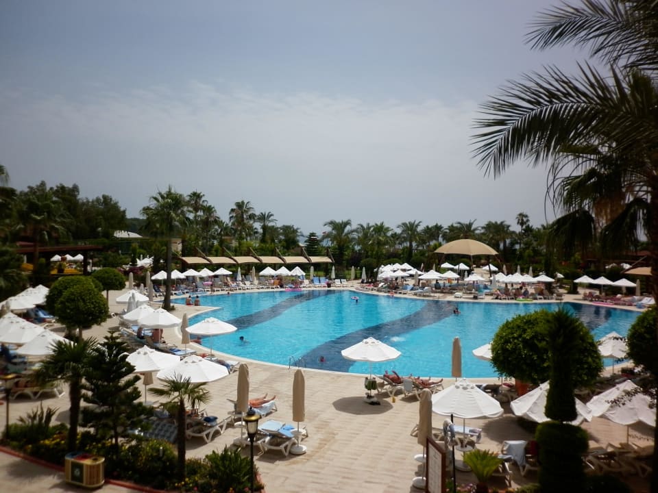 Großer Pool Saphir Resort & Spa