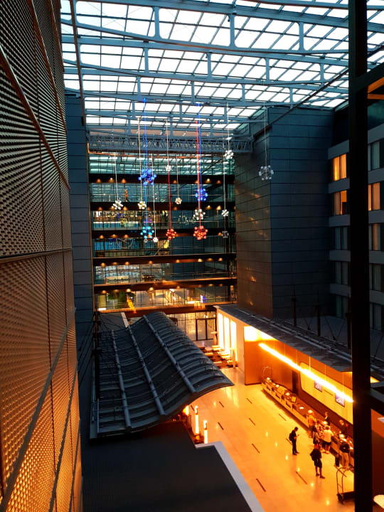 Lobby Hilton Frankfurt Airport