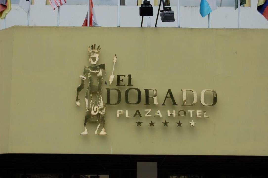 Schild über Eingang Doubletree By Hilton Iquitos
