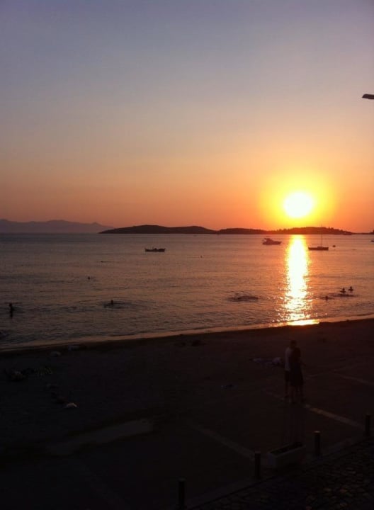 Blick vom Balkon 1. Stock Foca Kumsal Hotel