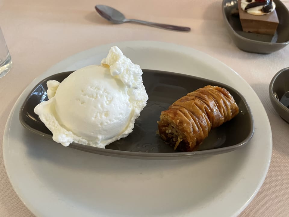 Gastro Anissa Beach & Village