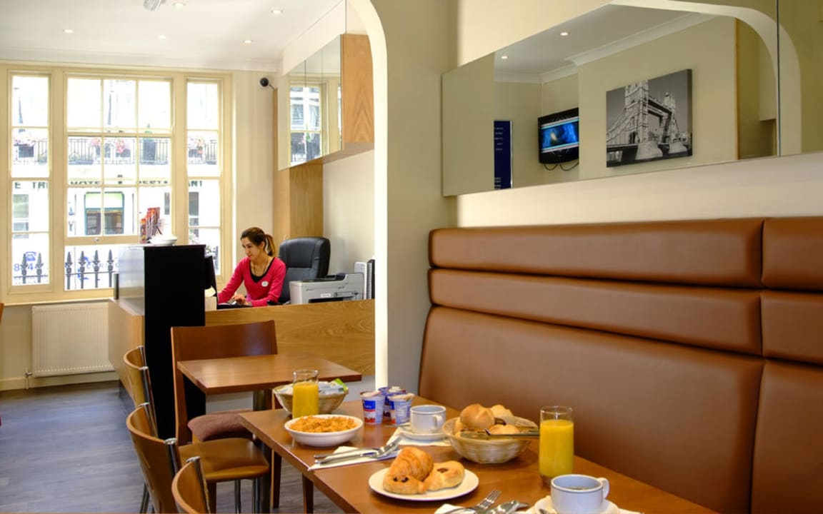 Reception & Breakfast Area Hotel Astors