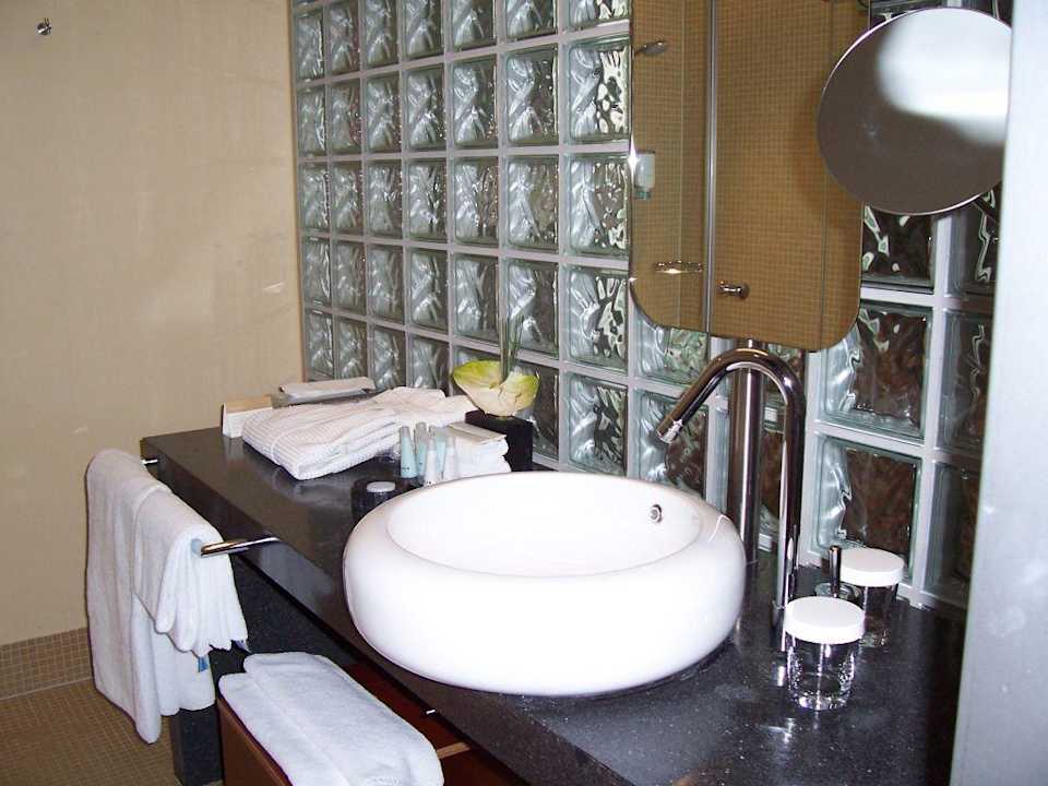Badezimmer Juniorsuite Mövenpick Hotel Berlin