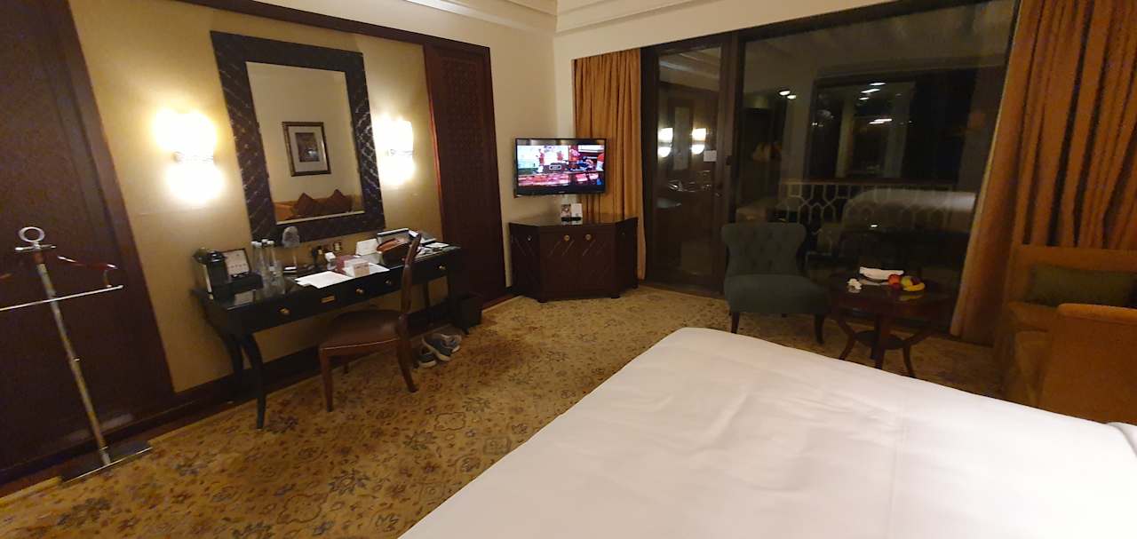 Zimmer Shangri-La Al Husn Resort & Spa