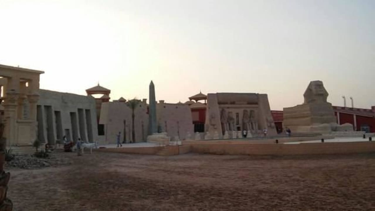 Сфинкс и пирамиды Pickalbatros Alf Leila Wa Leila Resort - Neverland Hurghada