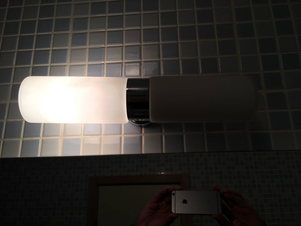 Defekte Lampe im Bad Wyndham Grand Novi Vinodolski Resort - The View & Family Apartments