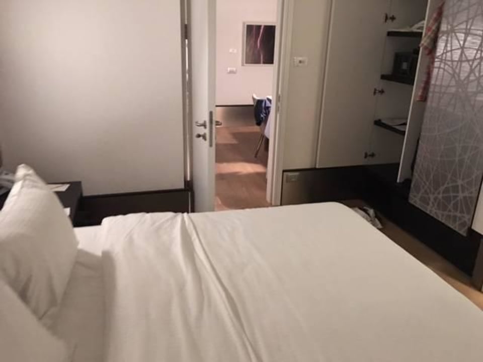Bedroom Royal Beach Hotel Tel Aviv by Isrotel
