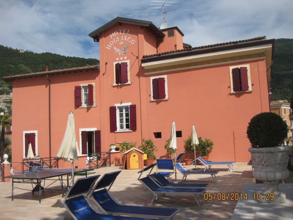 With 3 stars not so expensive but very nice. Hotel Bogliaco