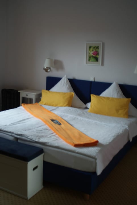 Schlafzimmer (Bild lies sich leider nicht drehen) Parkhotel Wangerooge