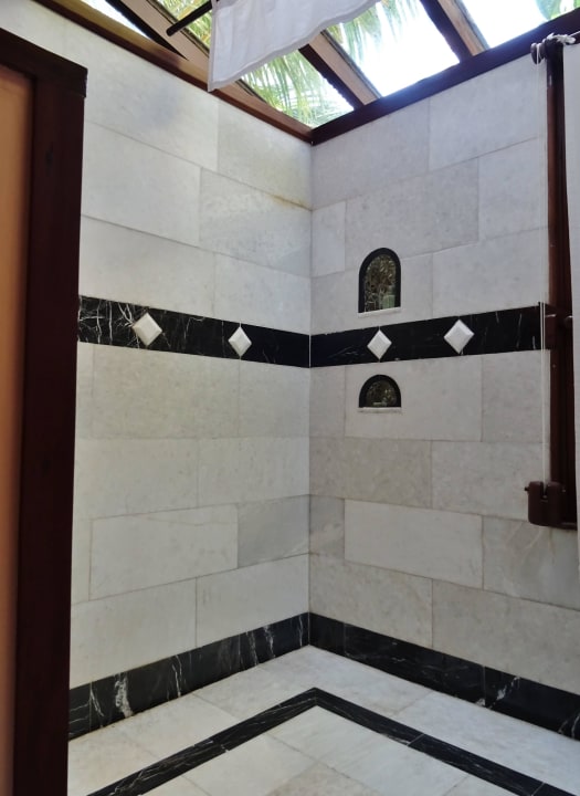 Dusche Hotel Sandoway Resort