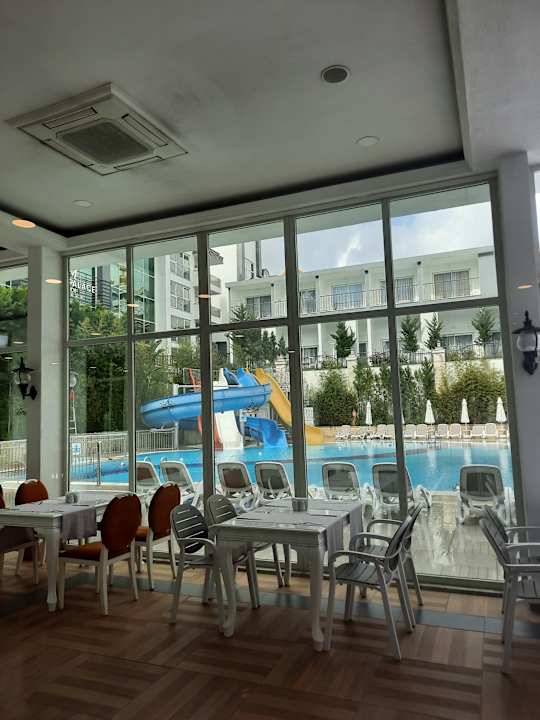 Gastro Side Royal Palace Hotel & Spa