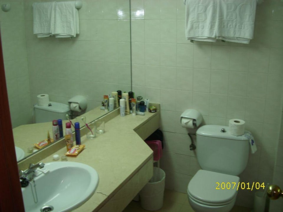 Badezimmer in unserem Zimmer 335 BG Hotel Caballero