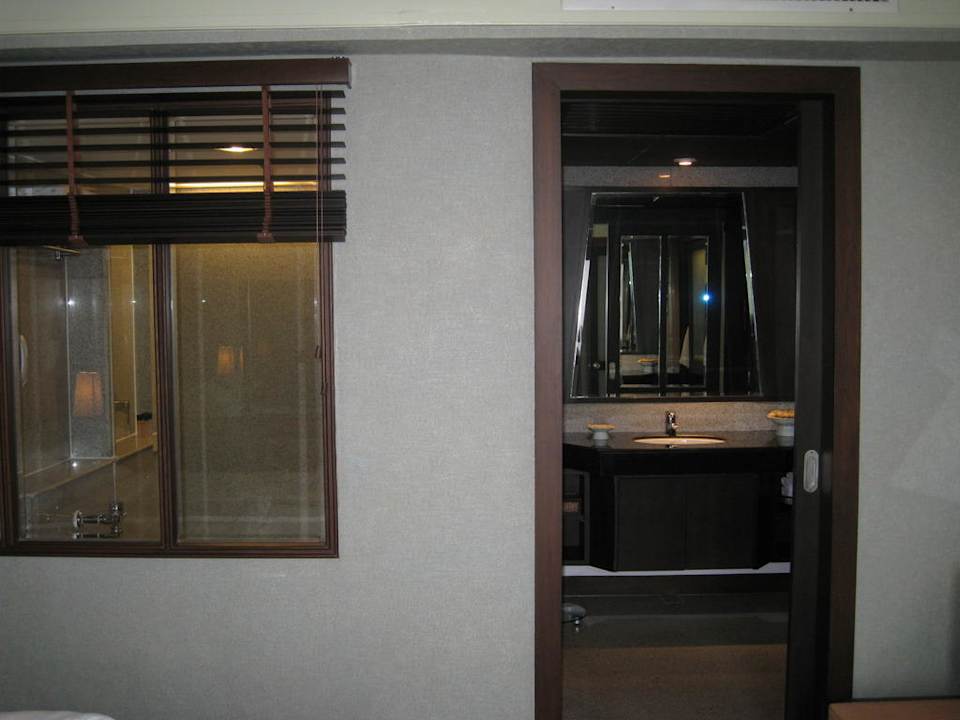 Bad Ramada Plaza by Wyndham Bangkok Menam Riverside