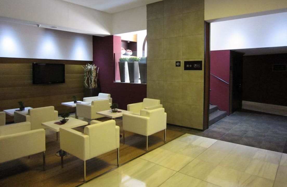 Lobby Hotel Catalonia Port