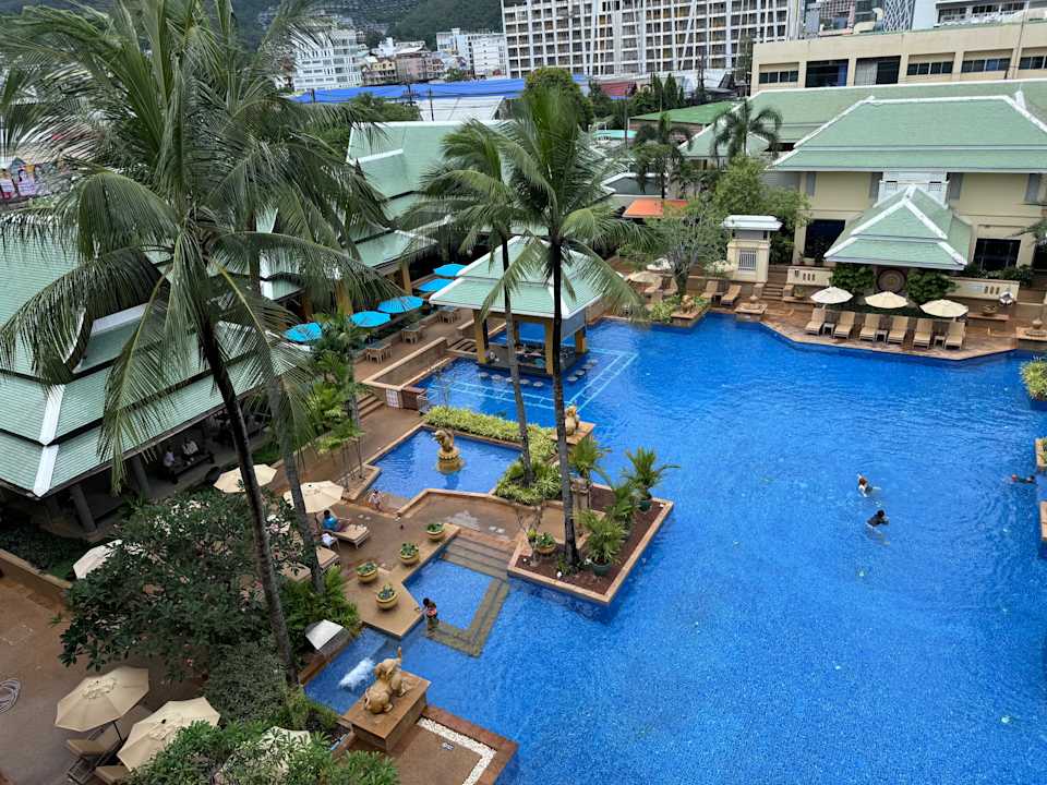 Pool Holiday Inn Resort Phuket