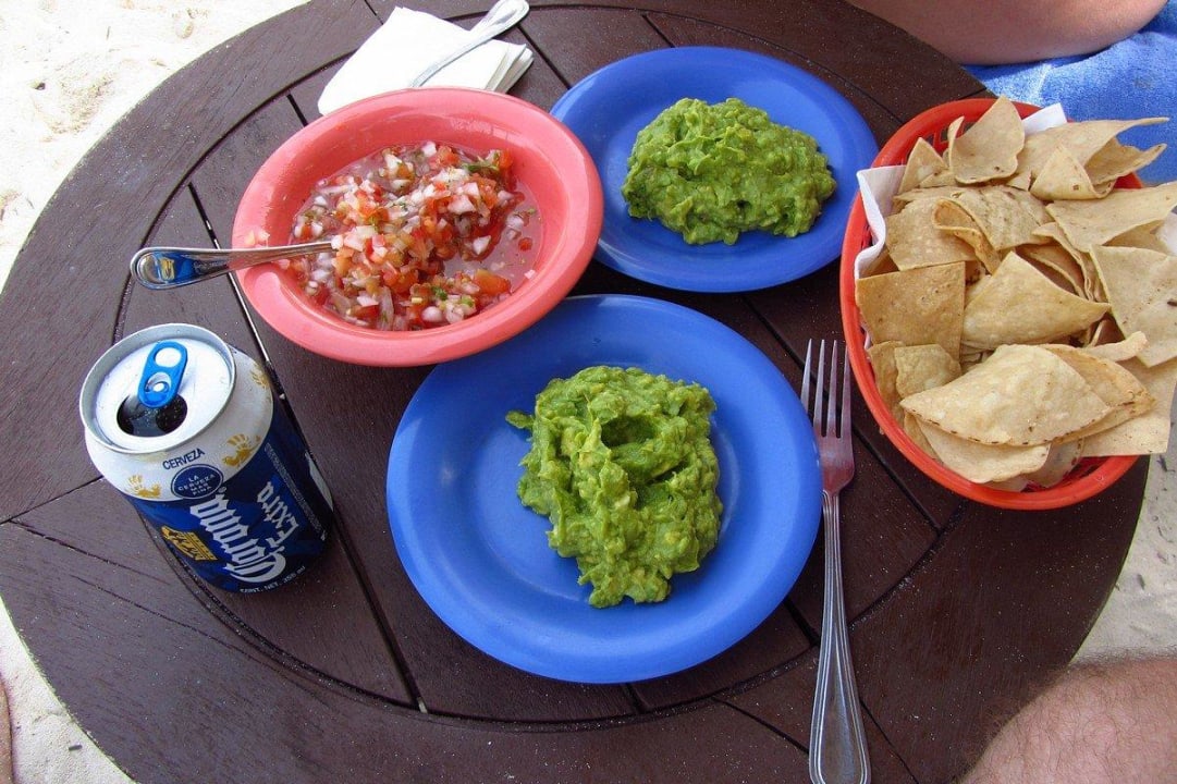 Snacks an der Strandliege Hotel Las Palapas