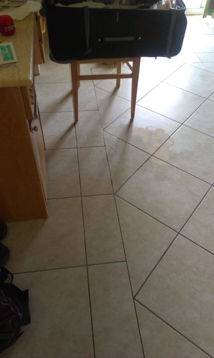 Auslaufender Kühlschrank Paradise Bay Resort Hotel