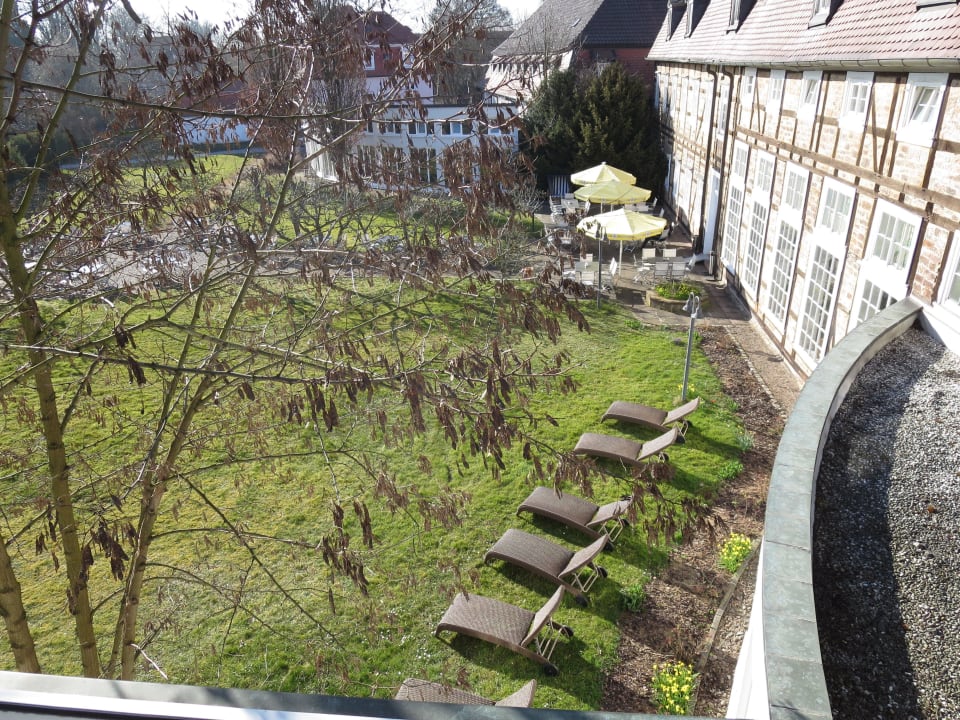 Blick aus dem Zimmer Richtung Garten Welcome Hotel Bad Arolsen