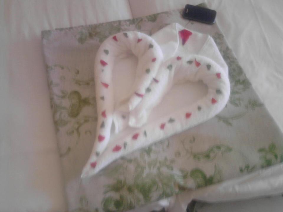 Einer der vielen Skulpturen Ghazala Gardens