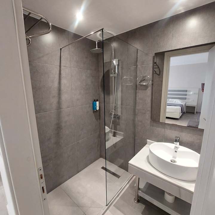 Zimmer CNic Gemini Hotel