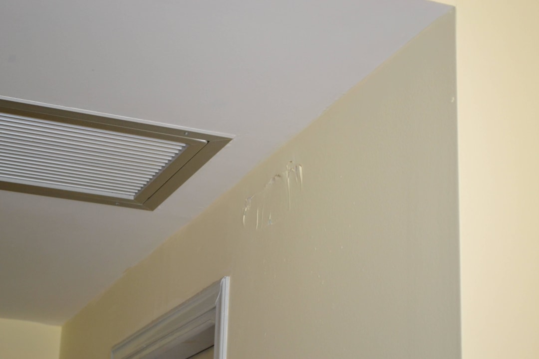 Abblätternde Wandfarbe Hotel Calypso Beach