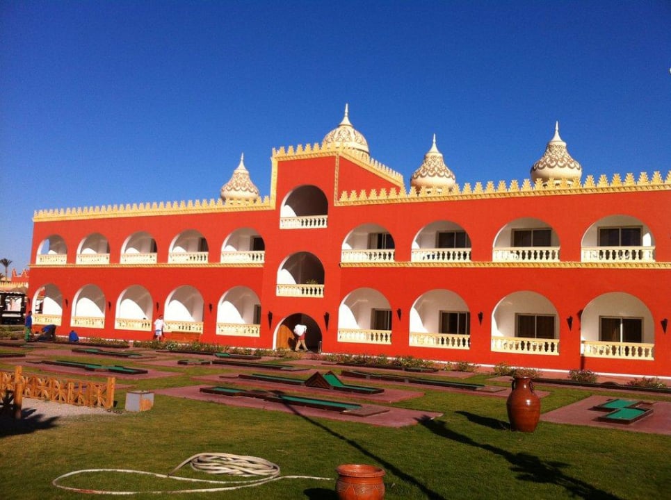 Ein Hotelblock Pickalbatros Alf Leila Wa Leila Resort - Neverland Hurghada