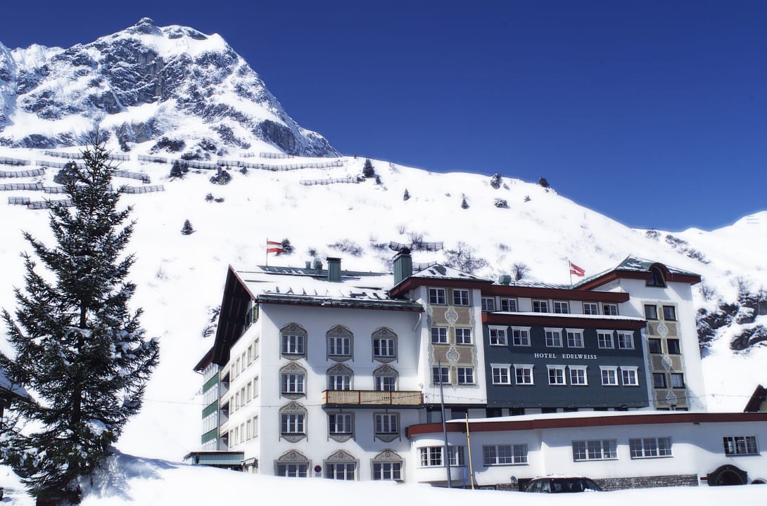 Außenansicht Hotel Edelweiss