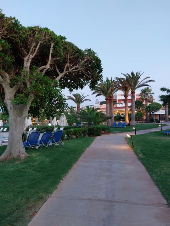 Gartenanlage Anissa Beach & Village