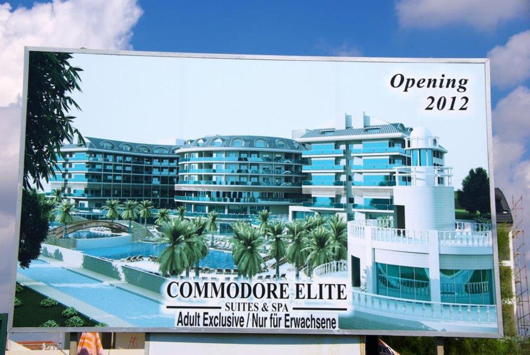 Beim Strandspaziergang Commodore Elite Suites & Spa - Adults only