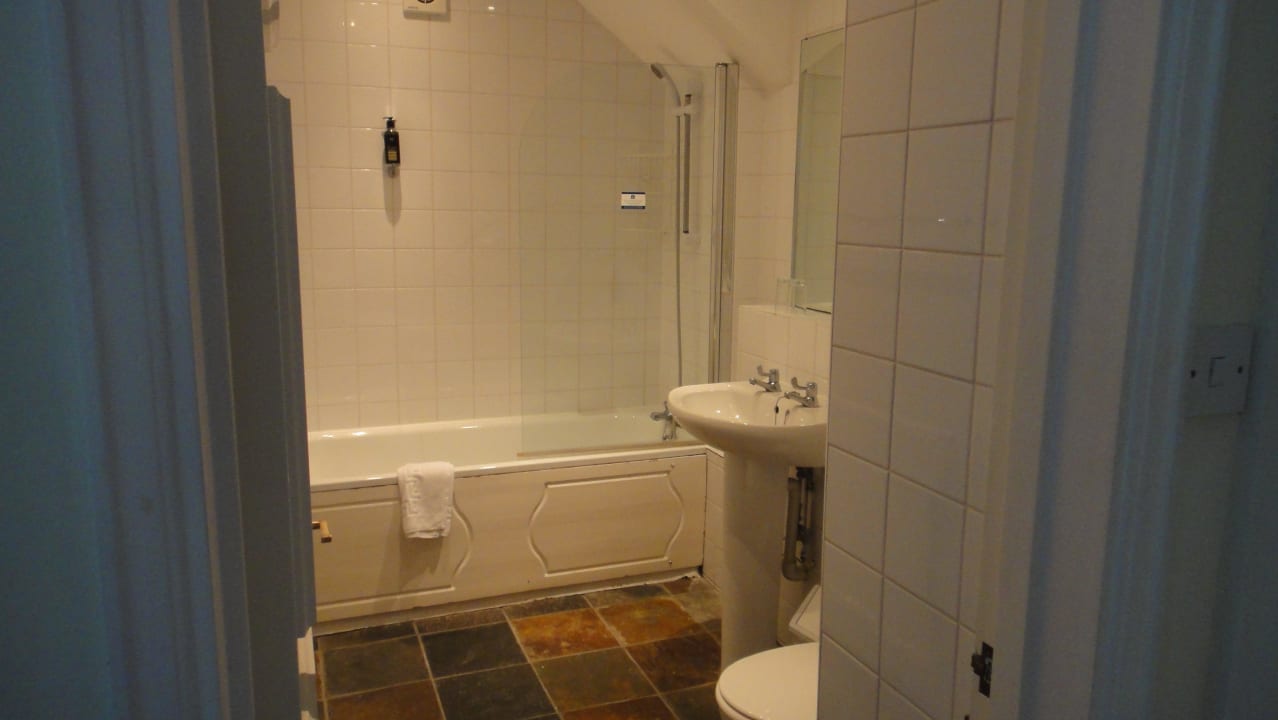 Badezimmer Victoria Square Hotel