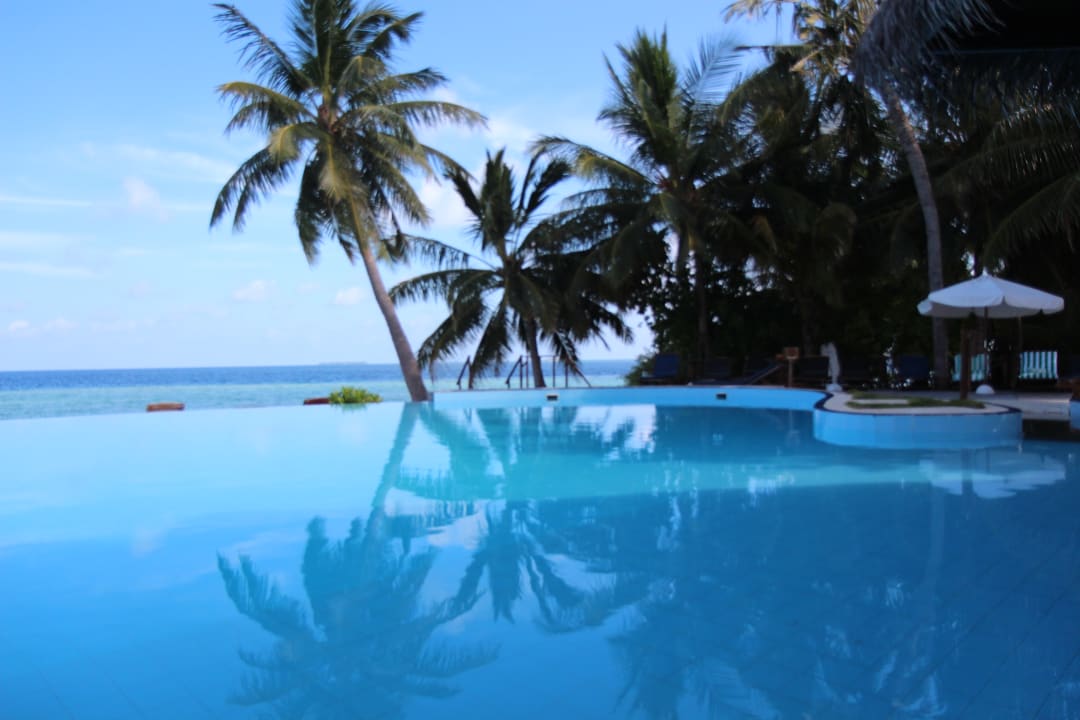 Pool Filitheyo Island Resort