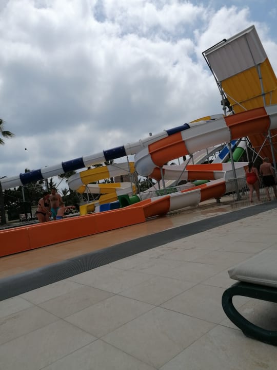 Pool Kamelya Aishen Club