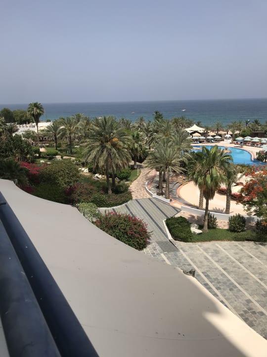 Ausblick Hotel Le Meridien Al Aqah Beach Resort
