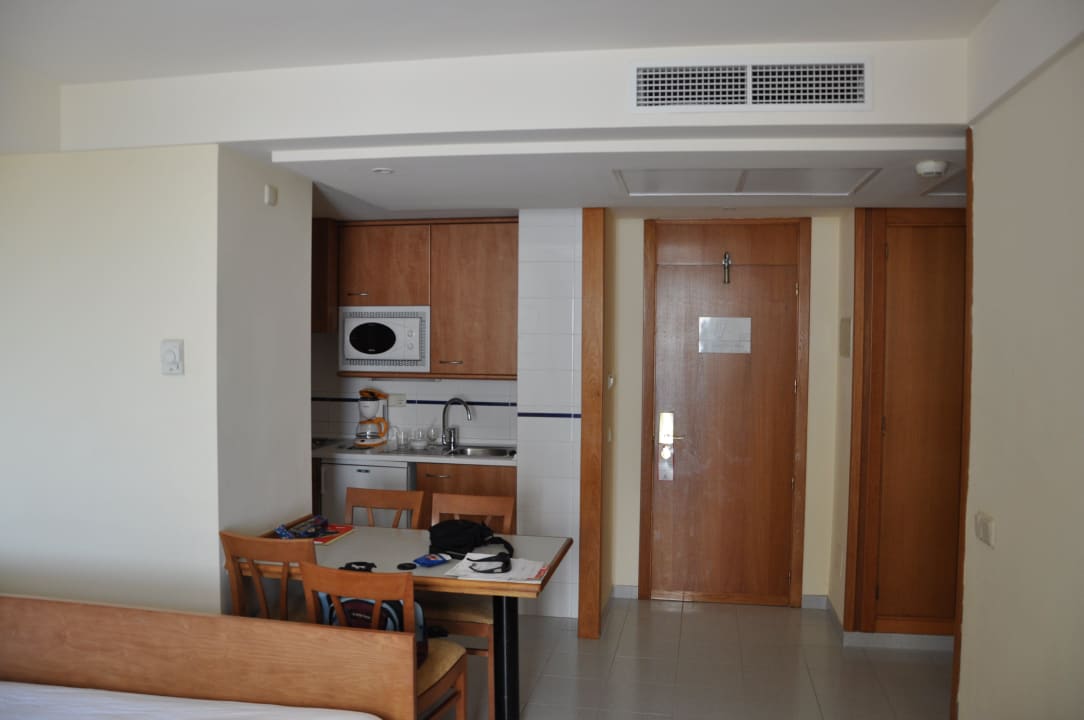 Komplette Küchenzeile, sauber und gut. Hipotels Bahia Grande