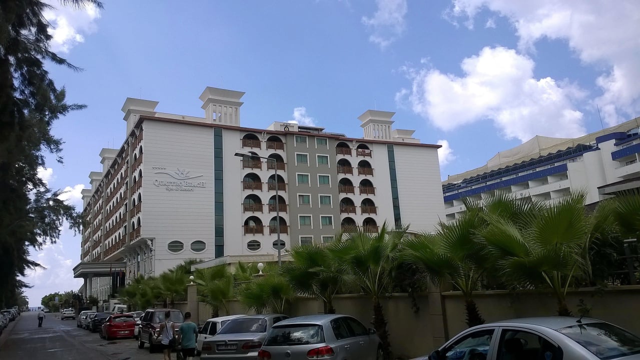 Strassenseite Quattro Beach Spa & Resort
