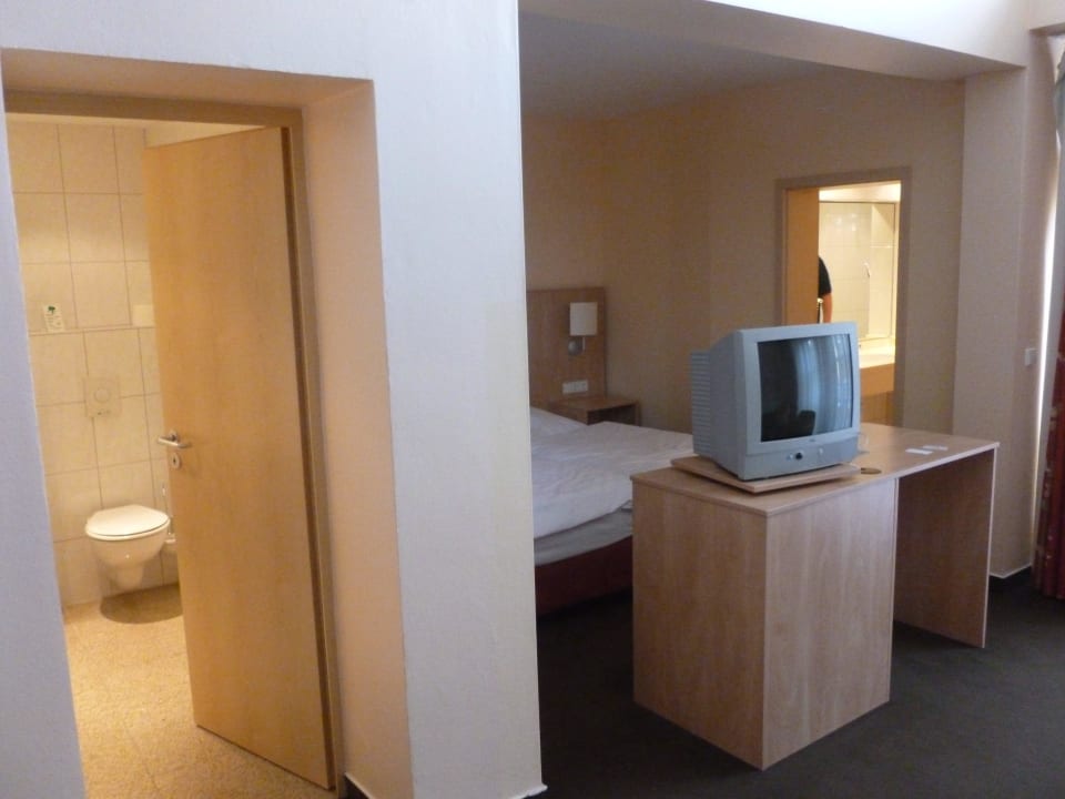 Hier die 2 Bäder besser, megamega sauber Hotel & Restaurant Jott wie Jäger