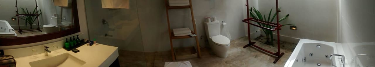 Halboffenes Bad inkl. Jacuzzi Summer Island Maldives