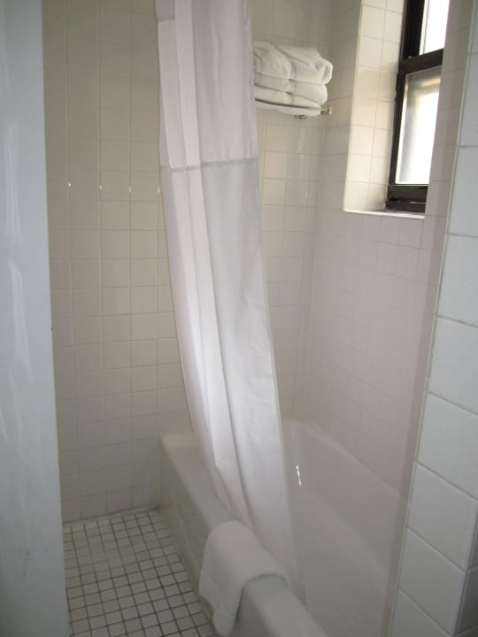 Bad/Dusche Ramada by Wyndham Jersey City