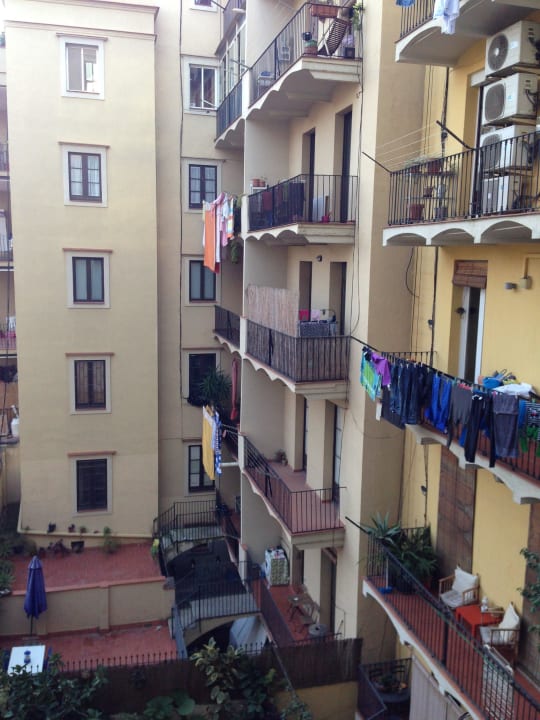 Innenhof Hotel Cram