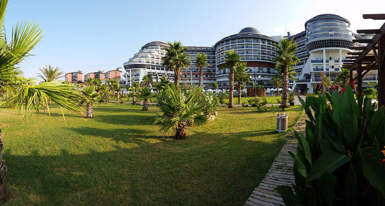 Sehr gepflegte Gartenanlage Seaden Sea Planet Resort & Spa