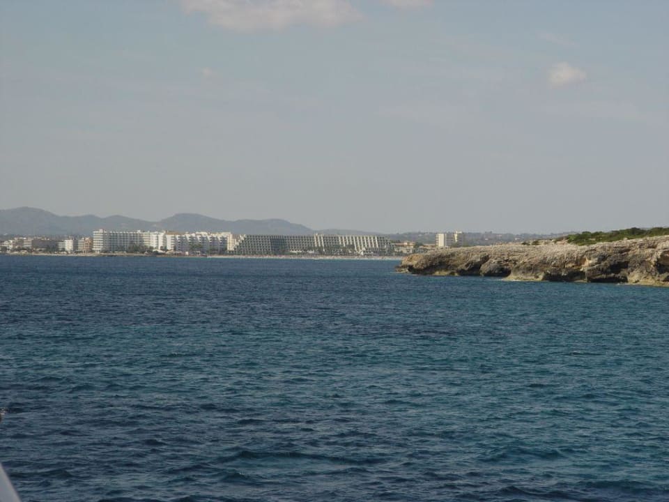 Hotel vom Schiff aus gesehen Hipotels Mediterraneo