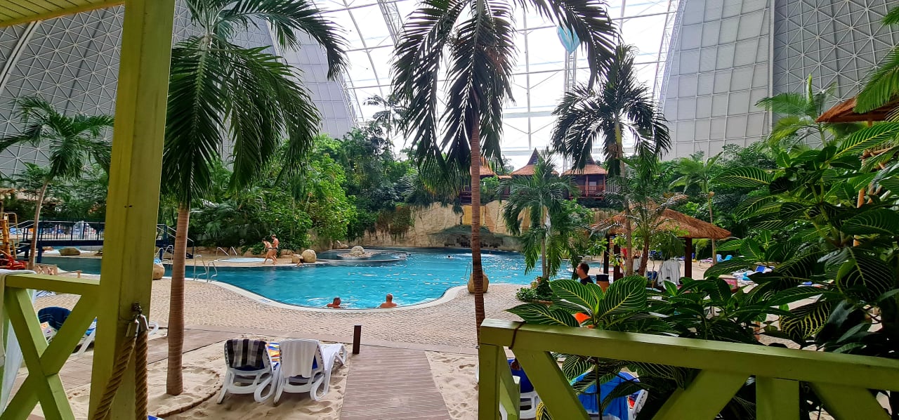 Pool Tropical Islands Resort