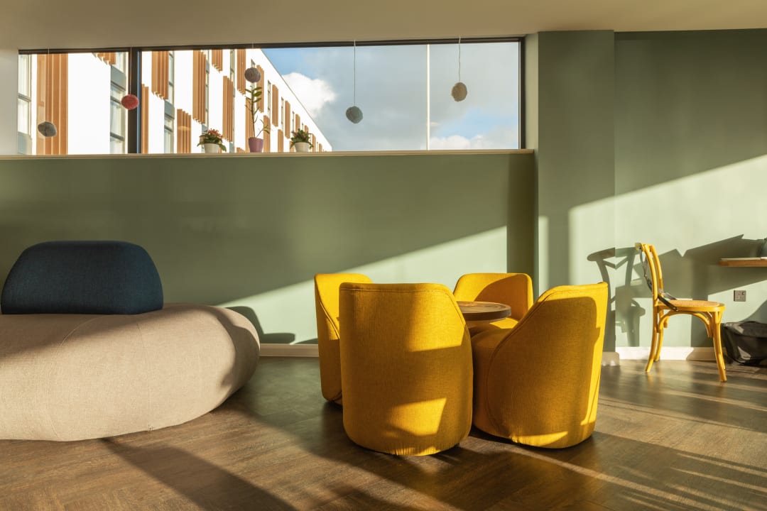 Gastro Holiday Inn - the niu, Loom Manchester North